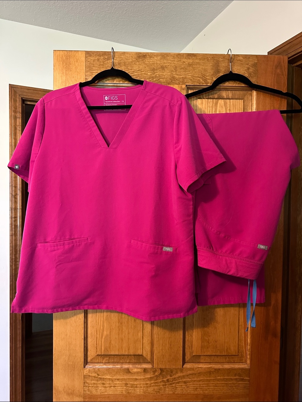 FIGS Casma Scrub Top & Kade Pants Set - Raspberry sorbet XL/XLT